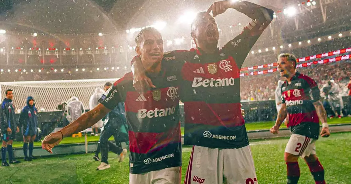 Aos 19 anos, Freitas dá assistência em estreia no Maracanã