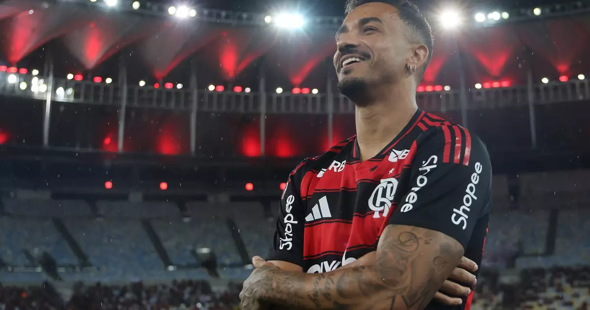 Danilo encaminha renovação com o Flamengo e revela previsão para assinatura