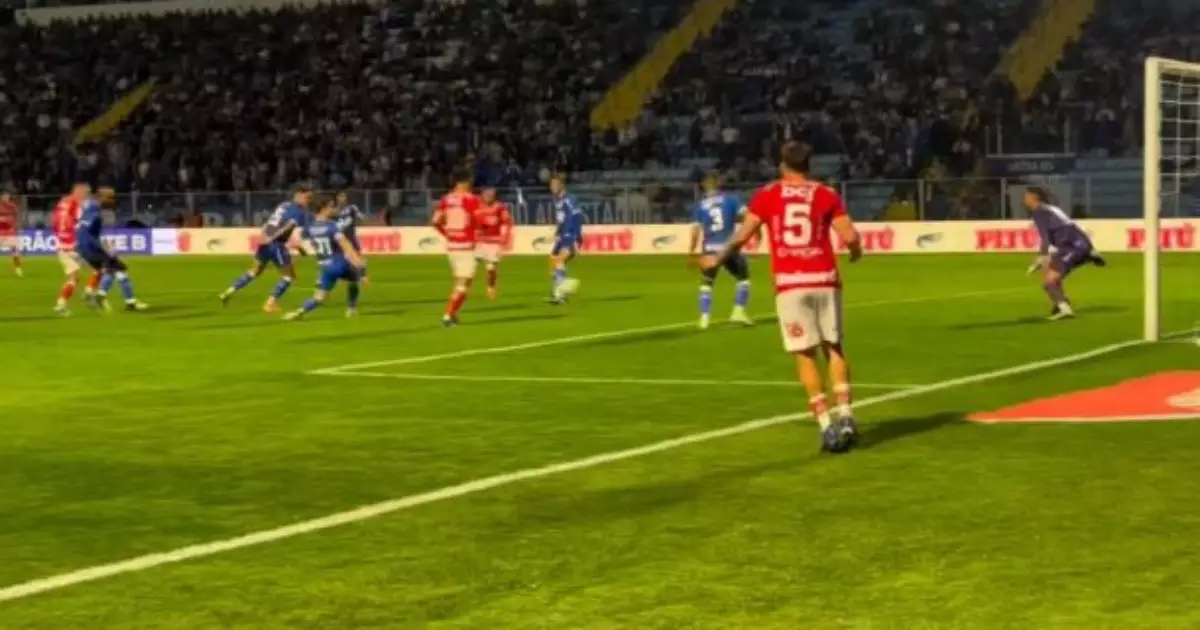 Avaí e Vila Nova ficam no empate e saem frustrados