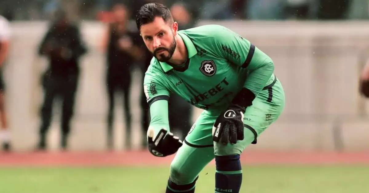 Goleiro do Remo revela elogio de Rogério Ceni por defesa contra o Flamengo; veja