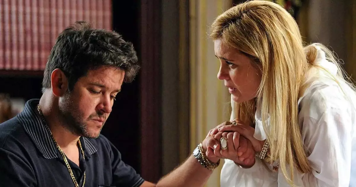 'Avenida Brasil 2': Murilo Benício posa com Adriana Esteves: 'Voltamos'; veja