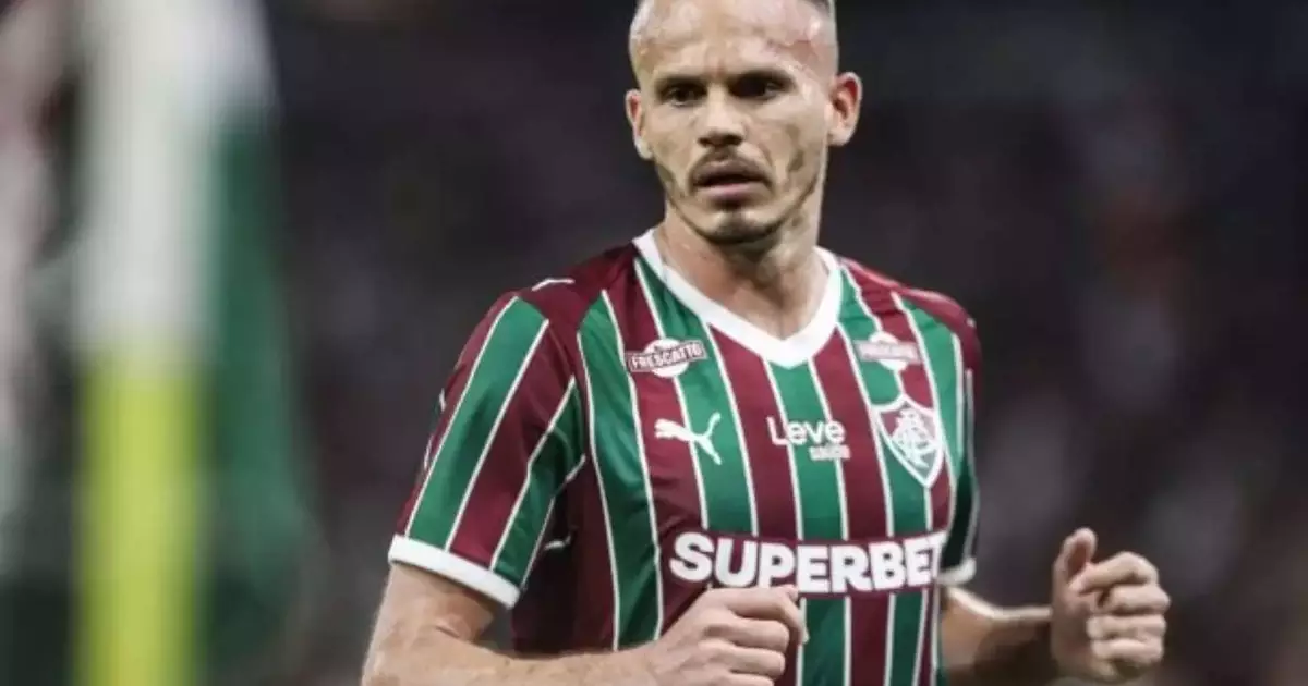 Lateral do Fluminense, Renê manda recado para Flamengo e Palmeiras