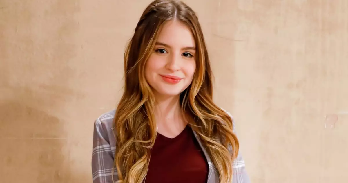 'Ficou idêntica à Maraisa': ex-atriz mirim do SBT, hoje aos 21 anos, Sophia Valverde surpreende por semelhança com a sertaneja no filme biográfico de Marília Mendoça