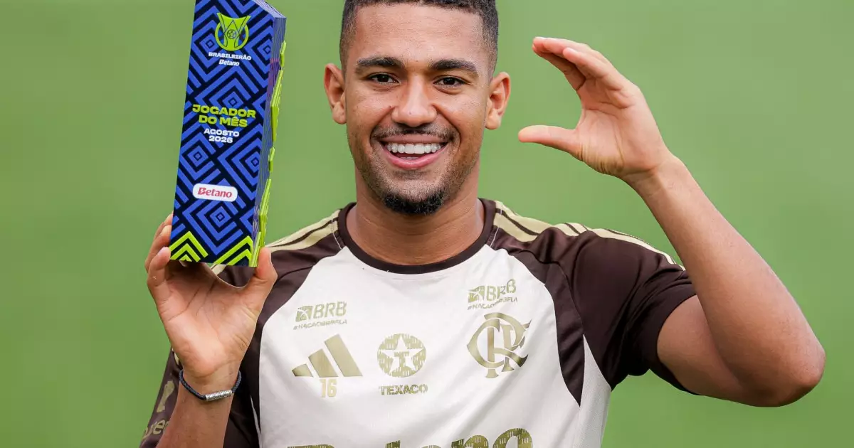 Atacante do Flamengo é eleito melhor jogador do mês no Brasileirão