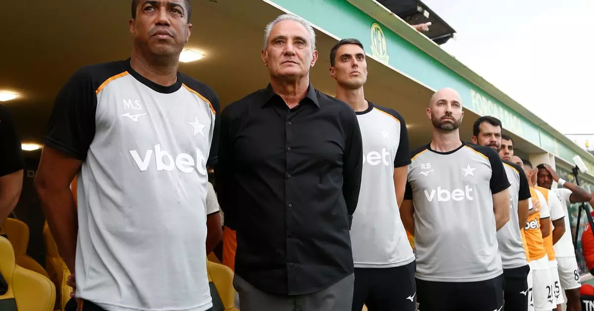 Tite cita cansaço para explicar derrota e fala sobre estreia de Ziyech: "Ziyech te traz uma qualidade individual"