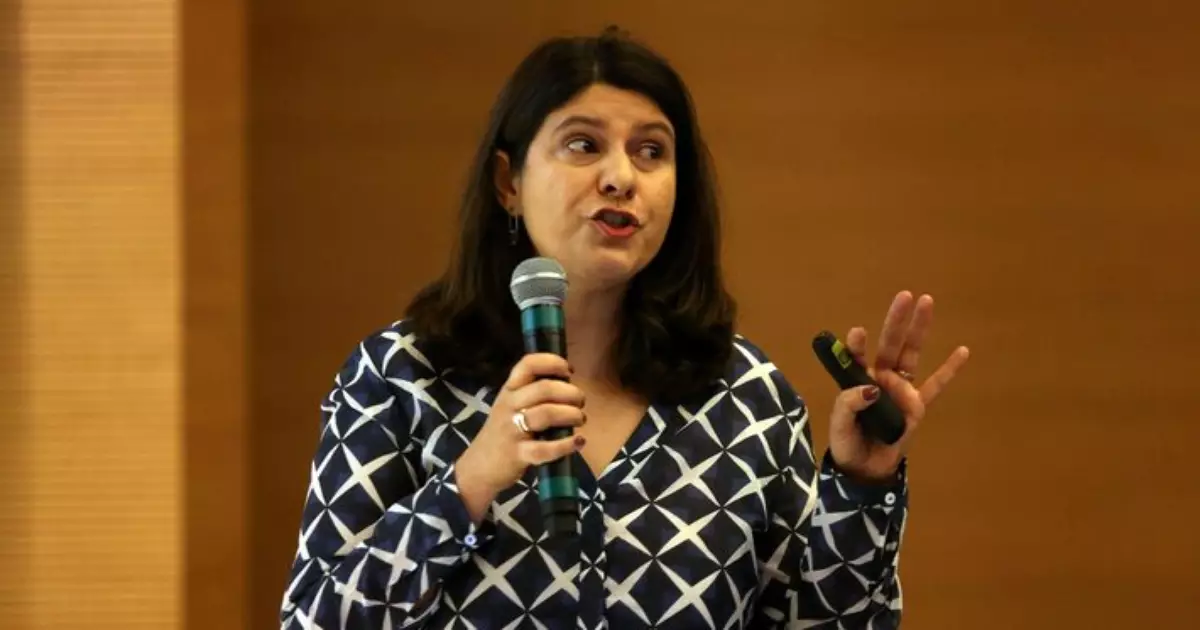 Economia doente: Juros altos são antibiótico prolongado com efeitos colaterais, diz Silvia Matos