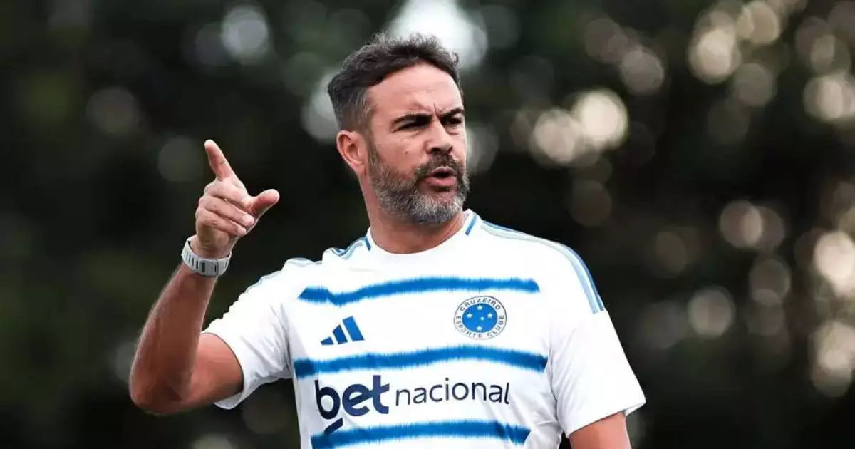 "Inimigos já temos muitos"; afirma Artur Jorge em vitória do Cruzeiro