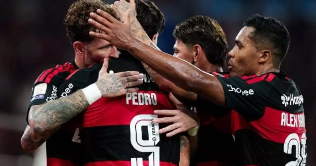 Pedro minimiza a raiva na substituição: "Queria marcar mais gols"