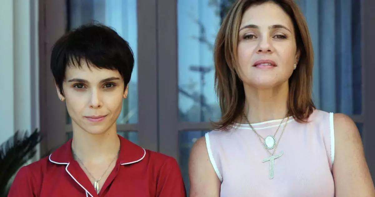 Atriz de 'Avenida Brasil' vai parar no hospital: 'Muito mal'