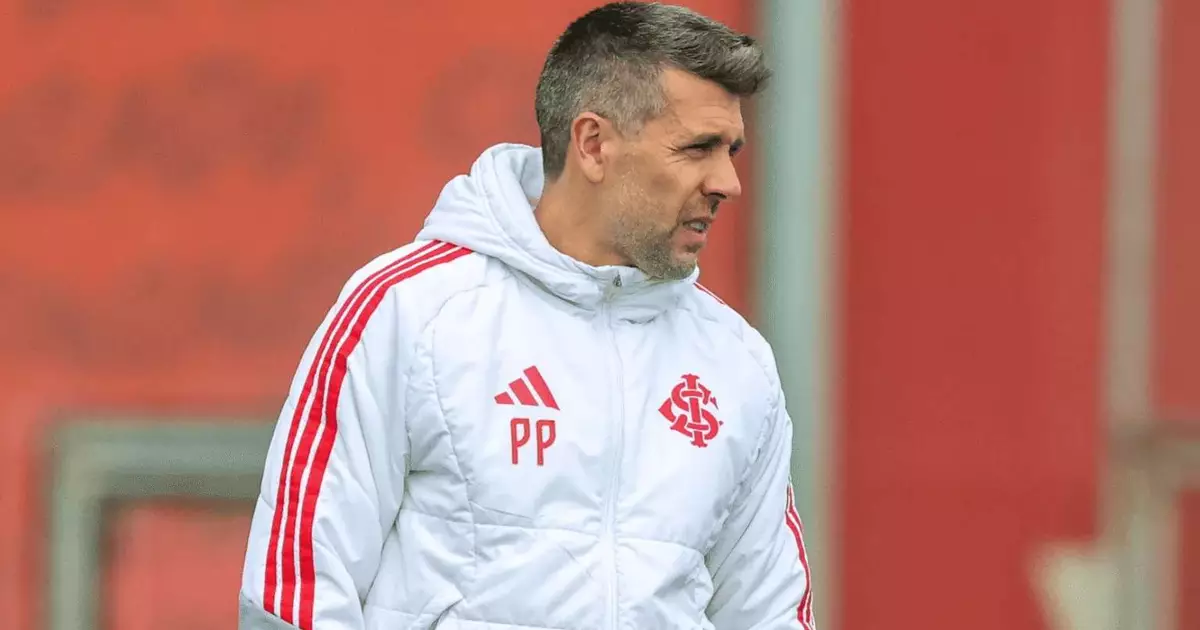 Inter muda de treinador na reta final do Brasileirão e anuncia saída de Pezzolano