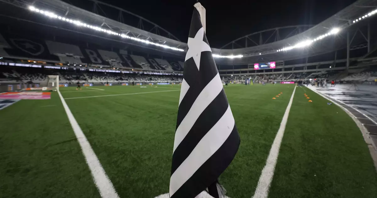Atacante ex-Botafogo é apresentado por clube da Arábia Saudita