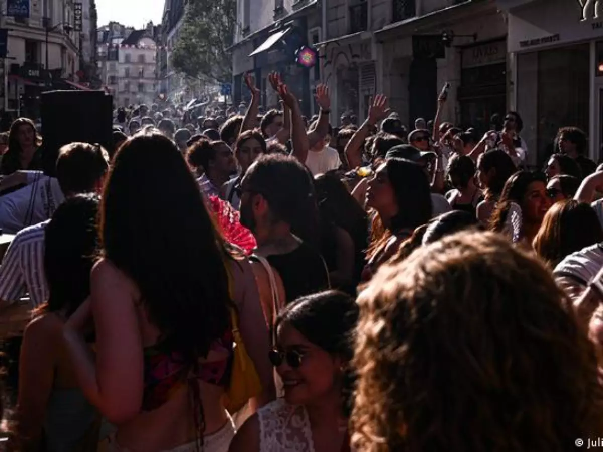 Em meio ao calor extremo, França proíbe álcool em festival de música