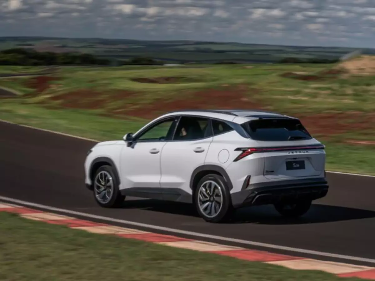 Primeiras impressões: Jetour S06 Premium é confortável, econômico e joga pelo 1 a 0