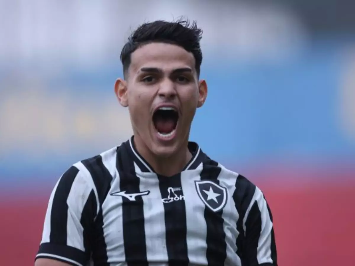 Joia de 17 anos pode reforçar o Botafogo na Rússia