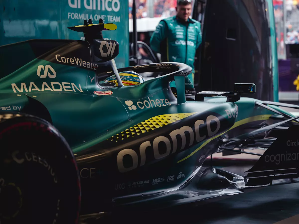 F1: Aston Martin aposta em pacote radical para deixar o fundo do grid