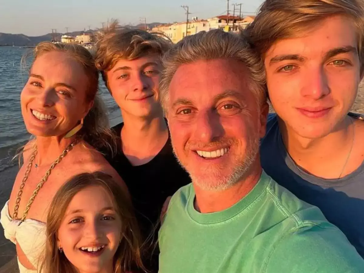 Filho de Luciano Huck escolhe faculdade que está entre as mais disputadas do país