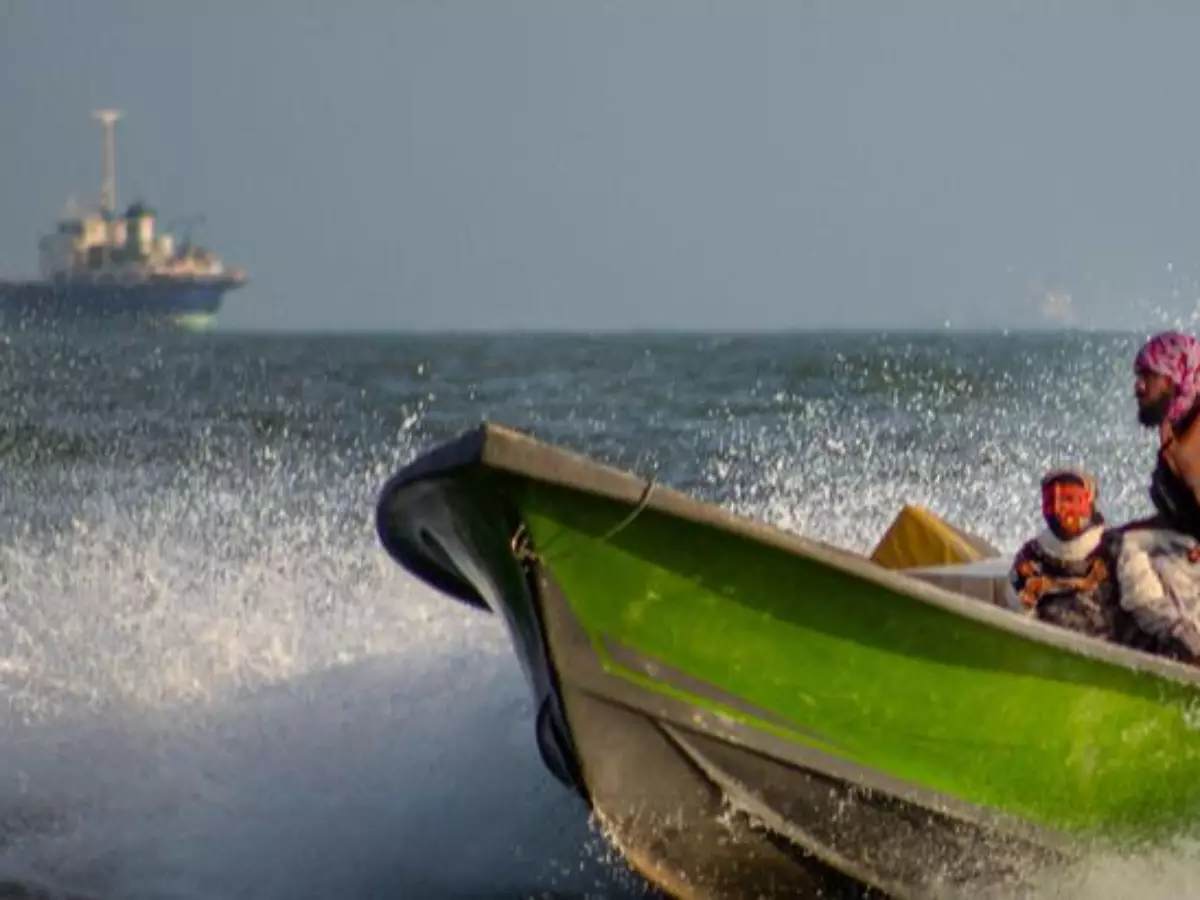 EUA atacam Irã em retaliação a ação de Teerã contra navio de carga