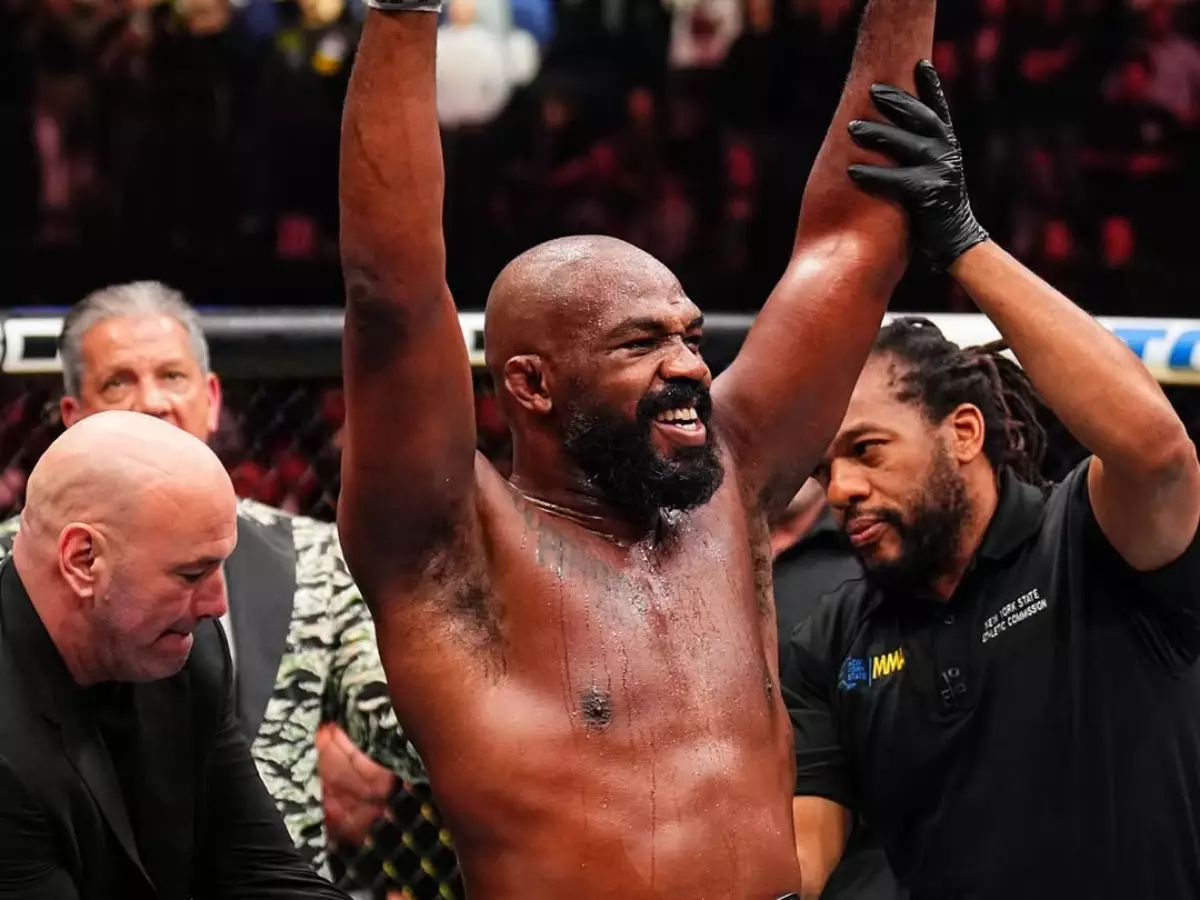 Jon Jones diz que pode voltar a lutar pelo UFC "Nunca diga nunca"