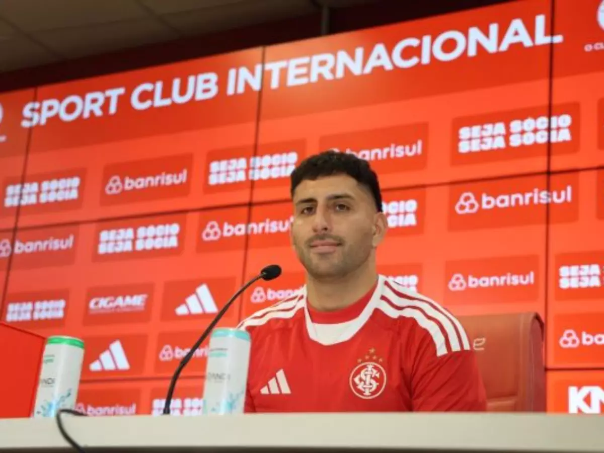 Maripán veste camisa de Figueroa e faz promessa a?