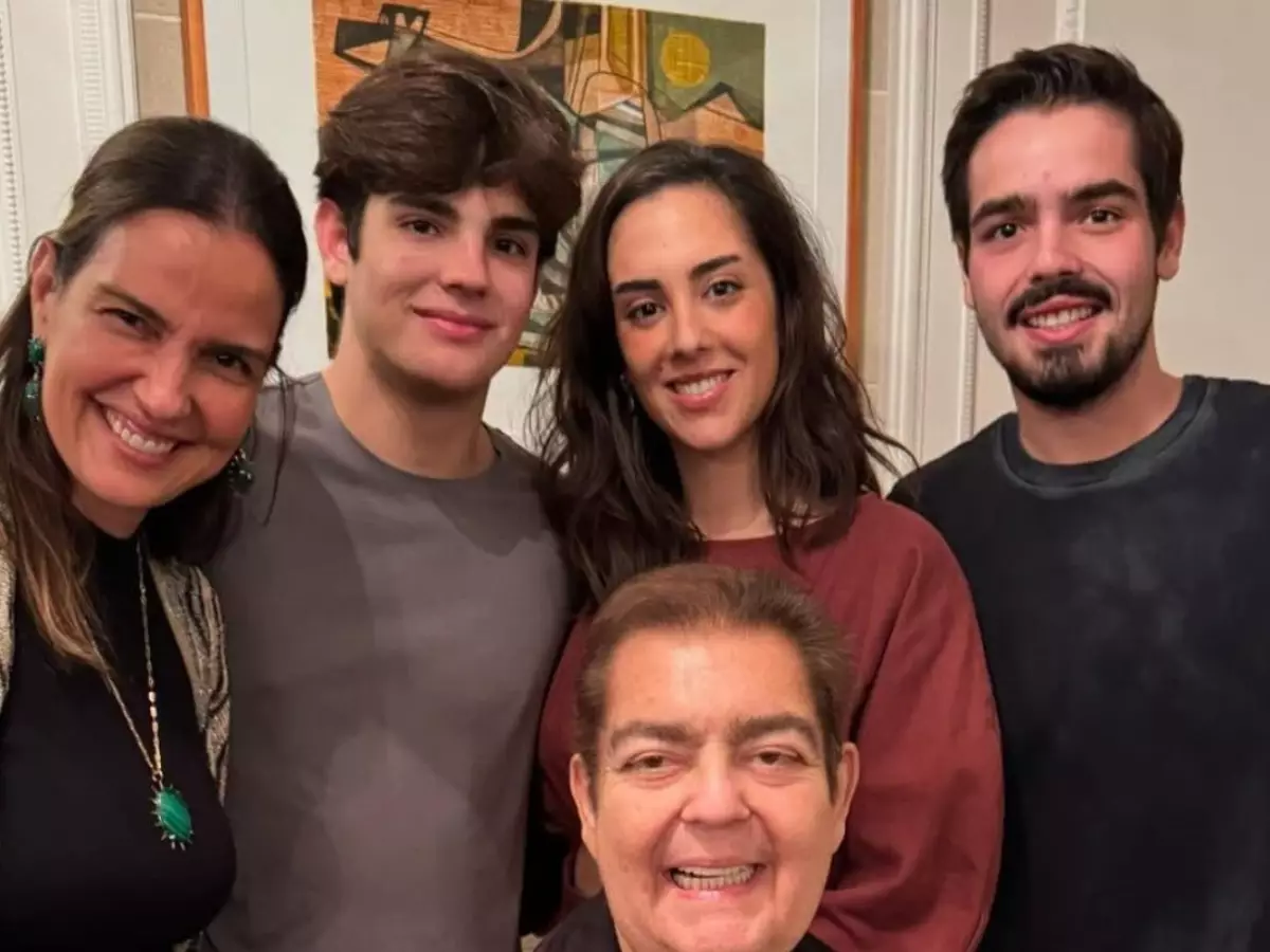 'Se não tivesse...': esposa se emociona ao falar sobre saúde de Faustão aos 76 anos; apresentador passou por 4 transplantes em dois anos