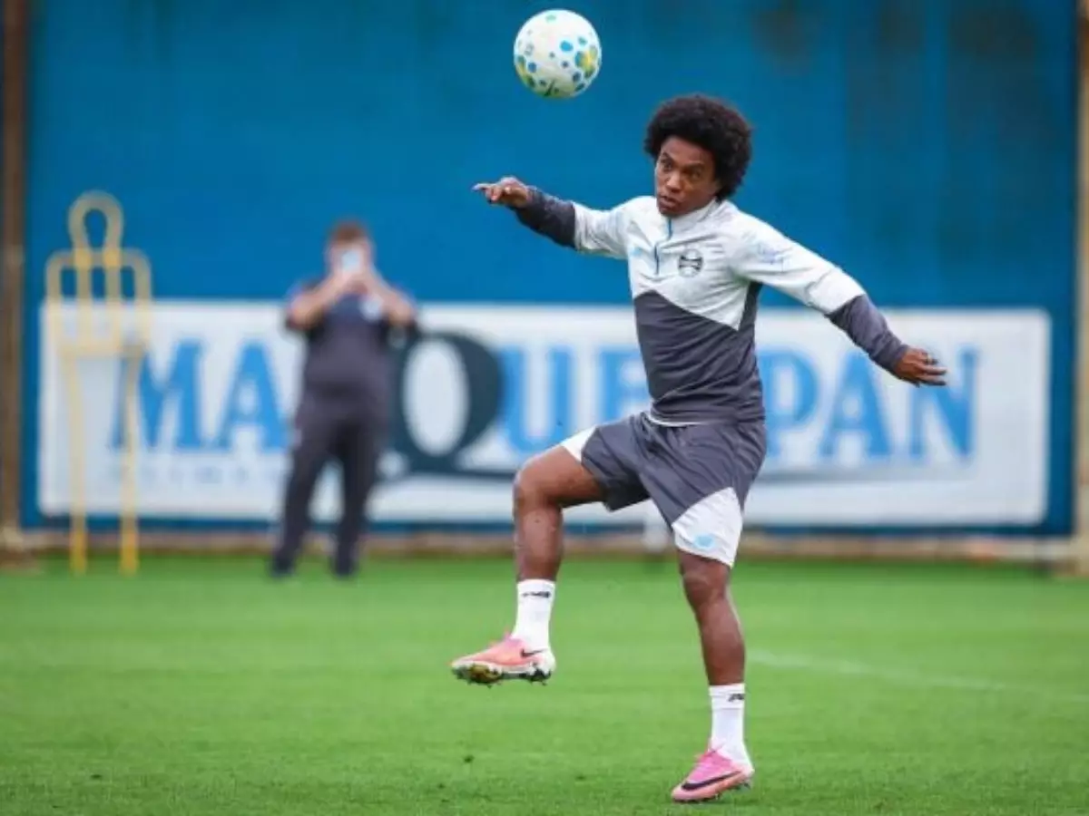 Willian não faz mais parte dos planos do Grêmio