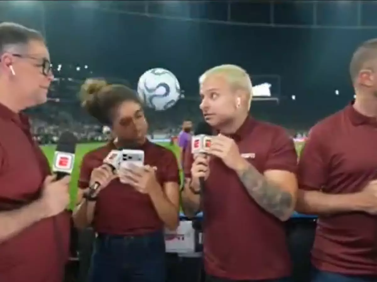 Repórter da ESPN toma bolada ao vivo; assista ao vídeo