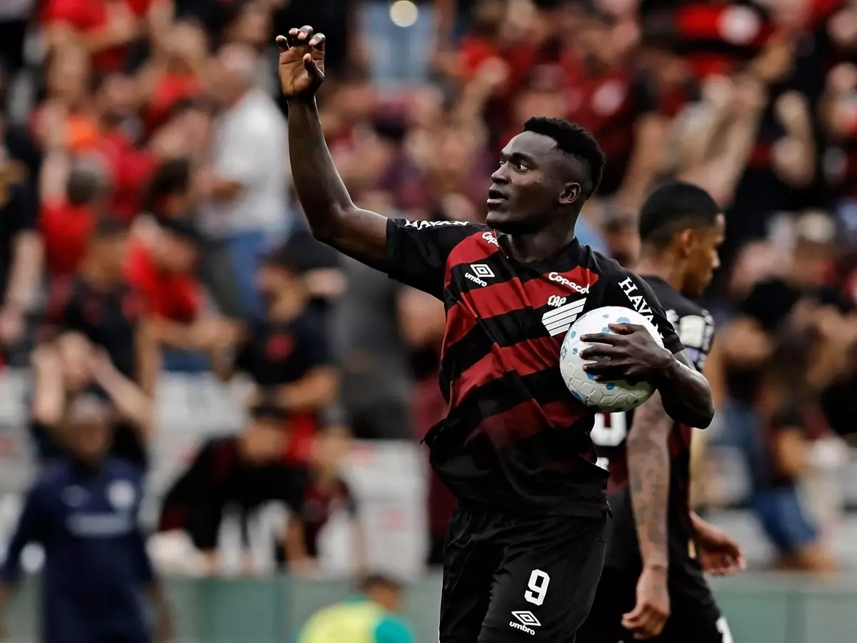 Cruzeiro x Athletico-PR: artilheiro Viveros marcará novamente? Veja as odds para apostar