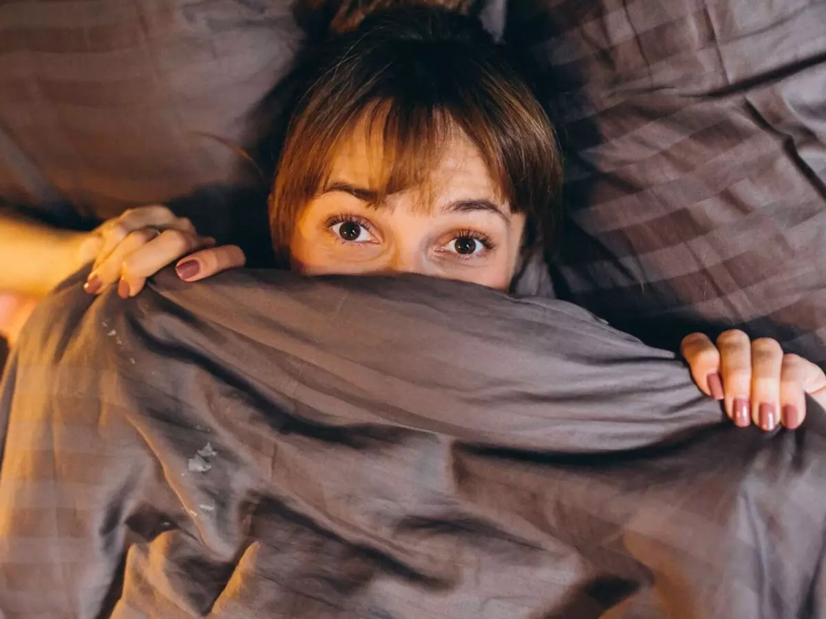 O que significa, para a psicologia, dormir com a porta aberta ou fechada?