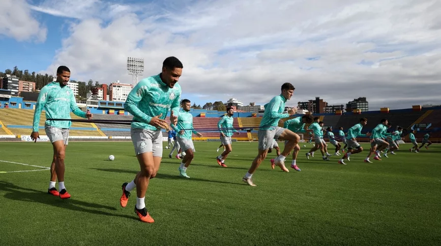 Escalação: Palmeiras fecha preparação para a LDU com Piquerez, Mauricio e Sosa integrados ao elenco