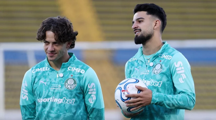 Flaco López e Giay, do Palmeiras, comemoram convocação para a Seleção Argentina