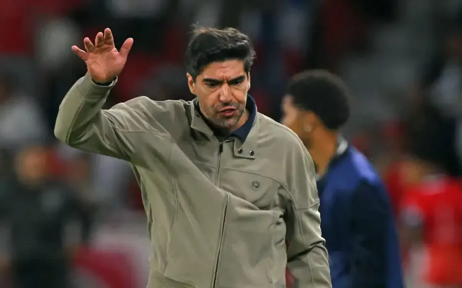 Conmebol pune Abel Ferreira, que desfalca Palmeiras contra o Fluminense na Libertadores