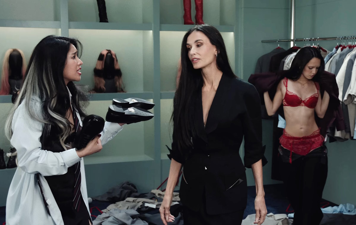 KATSEYE pede ajuda a Demi Moore no clipe de “Animal”