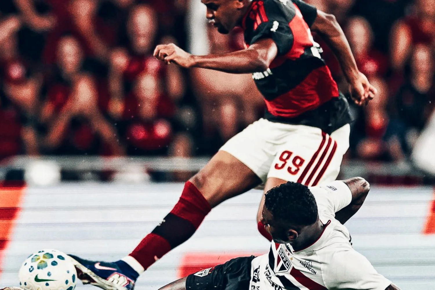 VAR anula gol no fim, e Flamengo tropeça contra o São Paulo