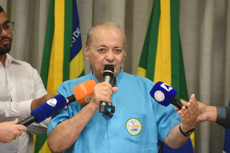 Silvio Mendes embarca para a Índia em primeira viagem internacional
