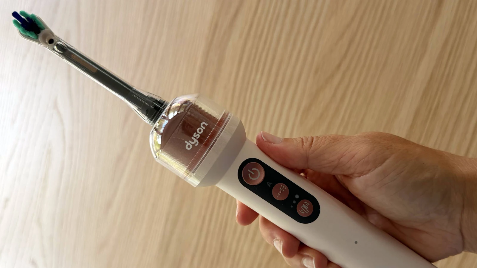 Dyson suspende em França as vendas da escova de dentes de 479 euros após apenas dez dias