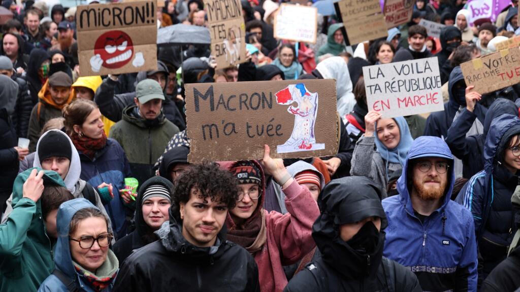 França: Percursos propostos pela CGT e Coletes Amarelos foram proibidos