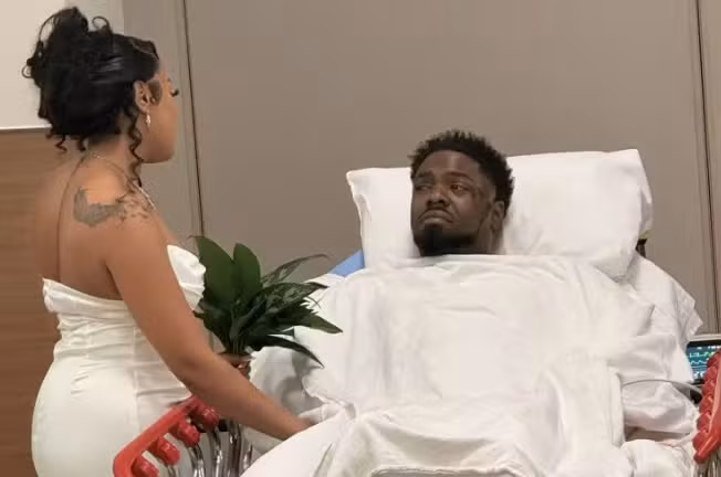 Homem sofre acidente a caminho do casamento, e noiva vai a hospital para realizar a cerimônia