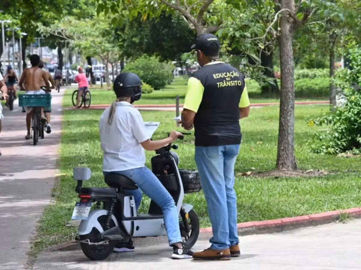 Santos propõe lei para ampliar fiscalização de bicicletas elétricas e ciclomotores