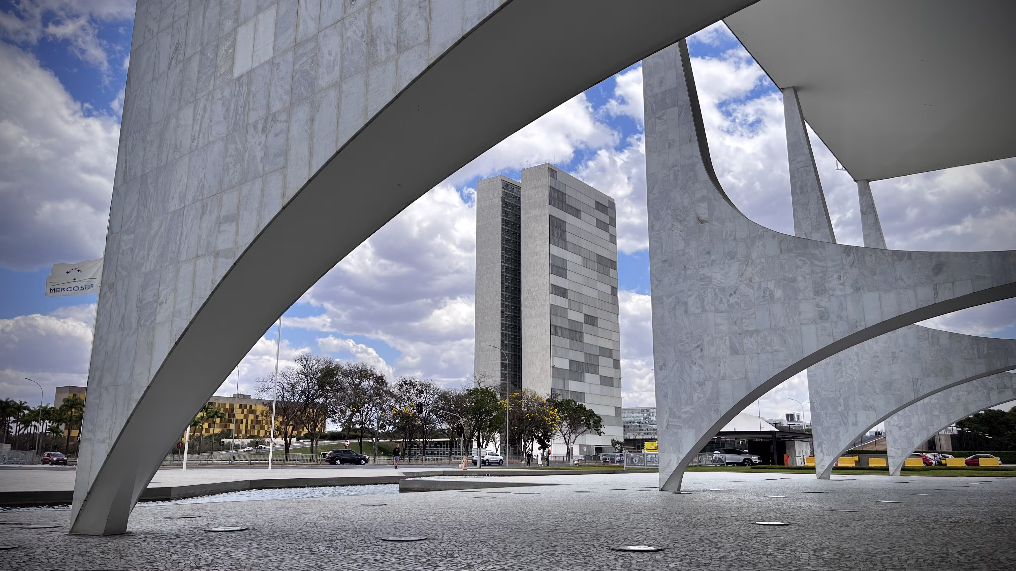 Governo quita emendas parlamentares que precisavam ser pagas até junho; valor é de R$ 17,5 bilhões
