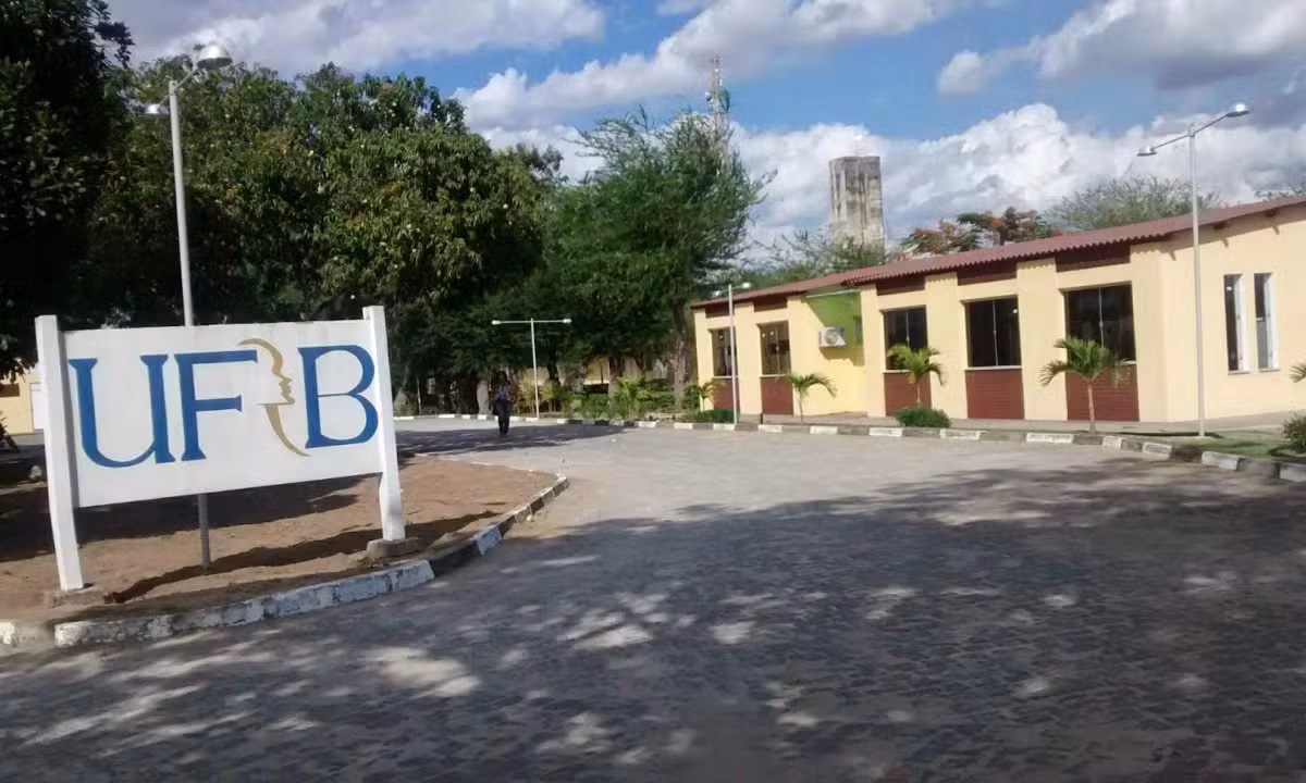 UFRB abre seleção para contratar professores substitutos; veja como se inscrever