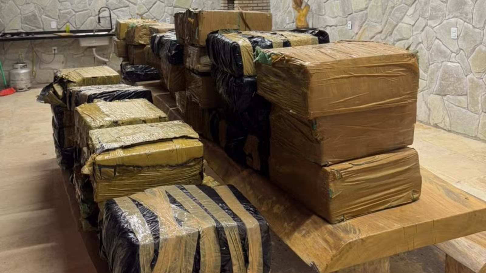 Quatro suspeitos são presos por ligação com carga de 1 tonelada de maconha apreendida no Ceará