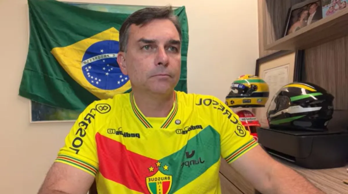 Flávio Bolsonaro diz ser alvo de 'perseguição desproporcional' e reclama de vazamento de notas emitidas para empresa ligada ao Master