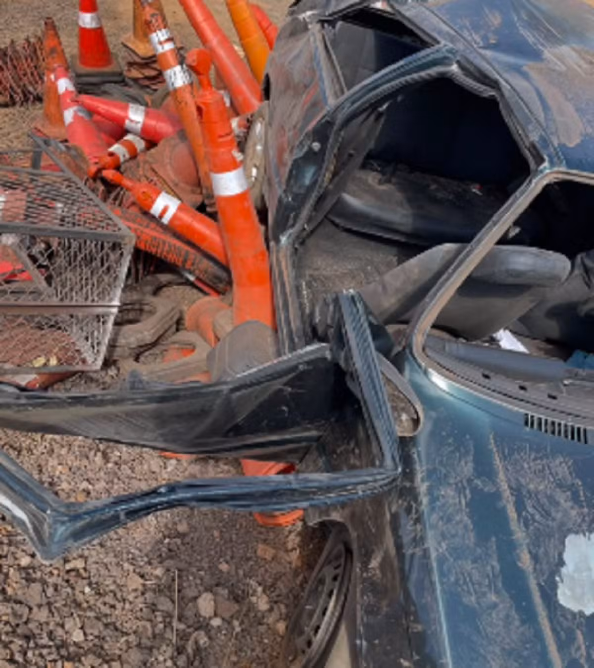 Carro capota e deixa uma pessoa morta na BR