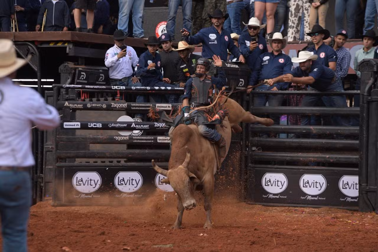 De menino de 6 anos ao campeão inédito do Cutiano: veja quem levou os títulos do rodeio de Barretos 2026