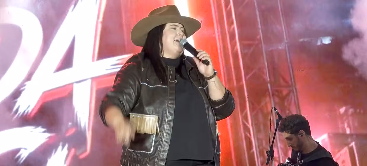 'Não desista dos seus sonhos': vencedora do 'ÉPra Cantar' realiza sonho de cantar em Barretos