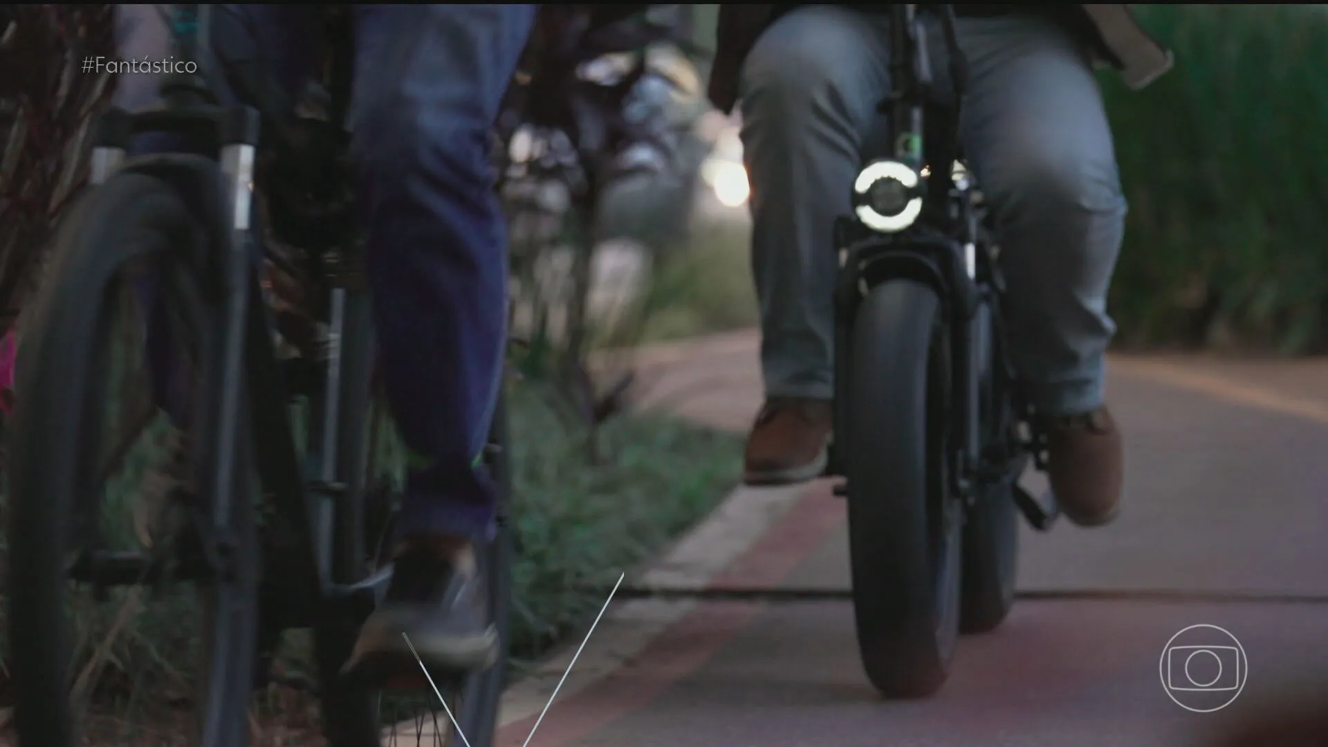 Circulação na contramão, engarrafamento e infração dos limites de velocidade: os riscos da febre das bicicletas elétricas