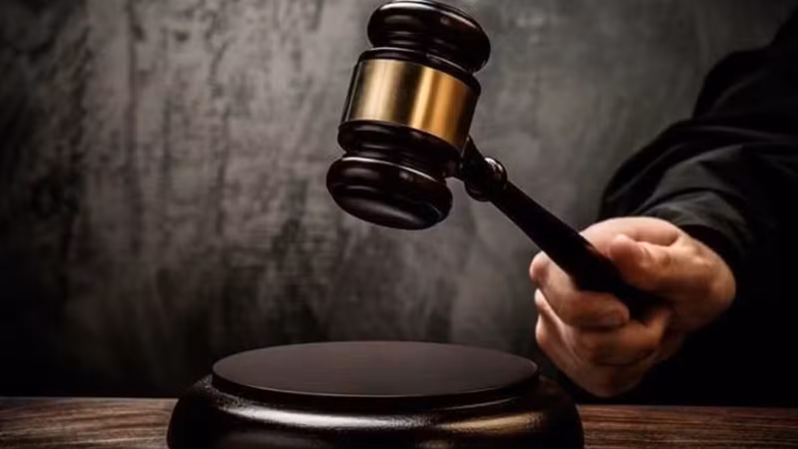 Homem é condenado a 13 anos de prisão por matar companheira e enterrar corpo no quintal de casa