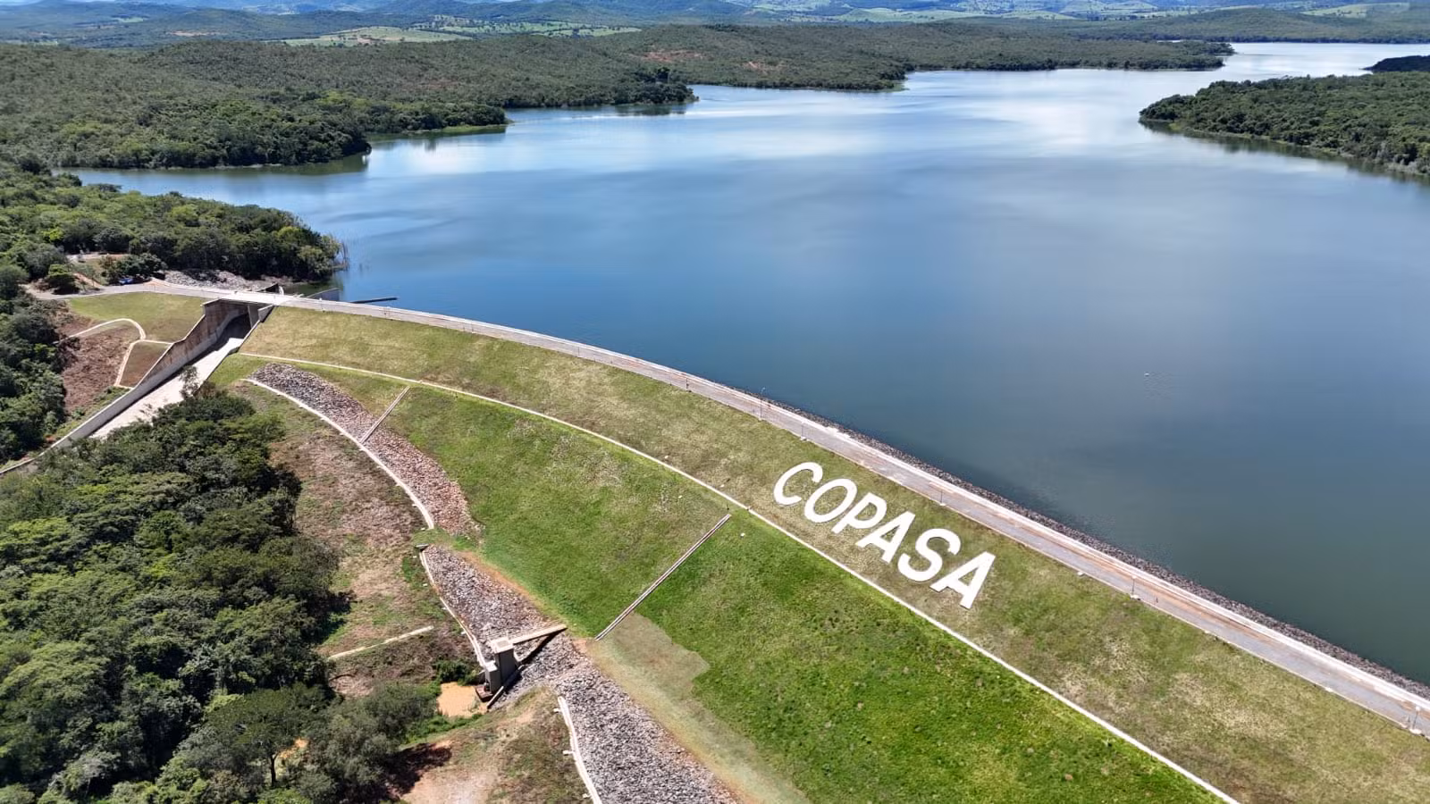 Manutenção da Copasa deve deixar mais de 700 bairros de BH e outras 7 cidades sem água neste domingo; veja lista