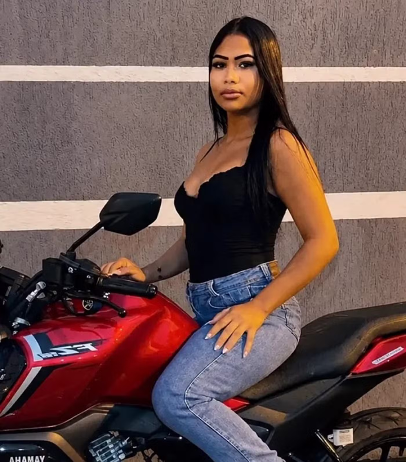 Jovem de 19 anos morre em acidente de moto na RJ