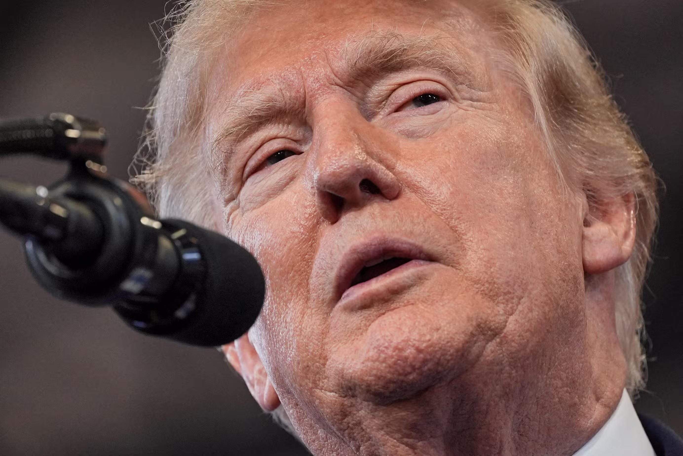 Ministro das relações exteriores do Irã diz que 'Dia D econômico' de Trump trará 'mais derrota' aos EUA